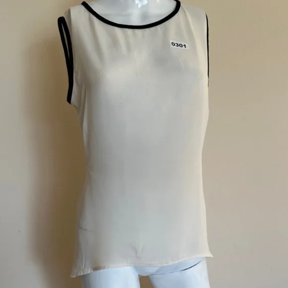 XOXO Ivory Sleeveless Blouse with Black Trim women’s Medium Back Open Ruffle - Picture 6 of 6
